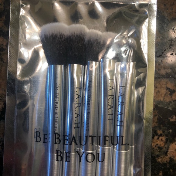 Eye brushes - Picture 2 of 4